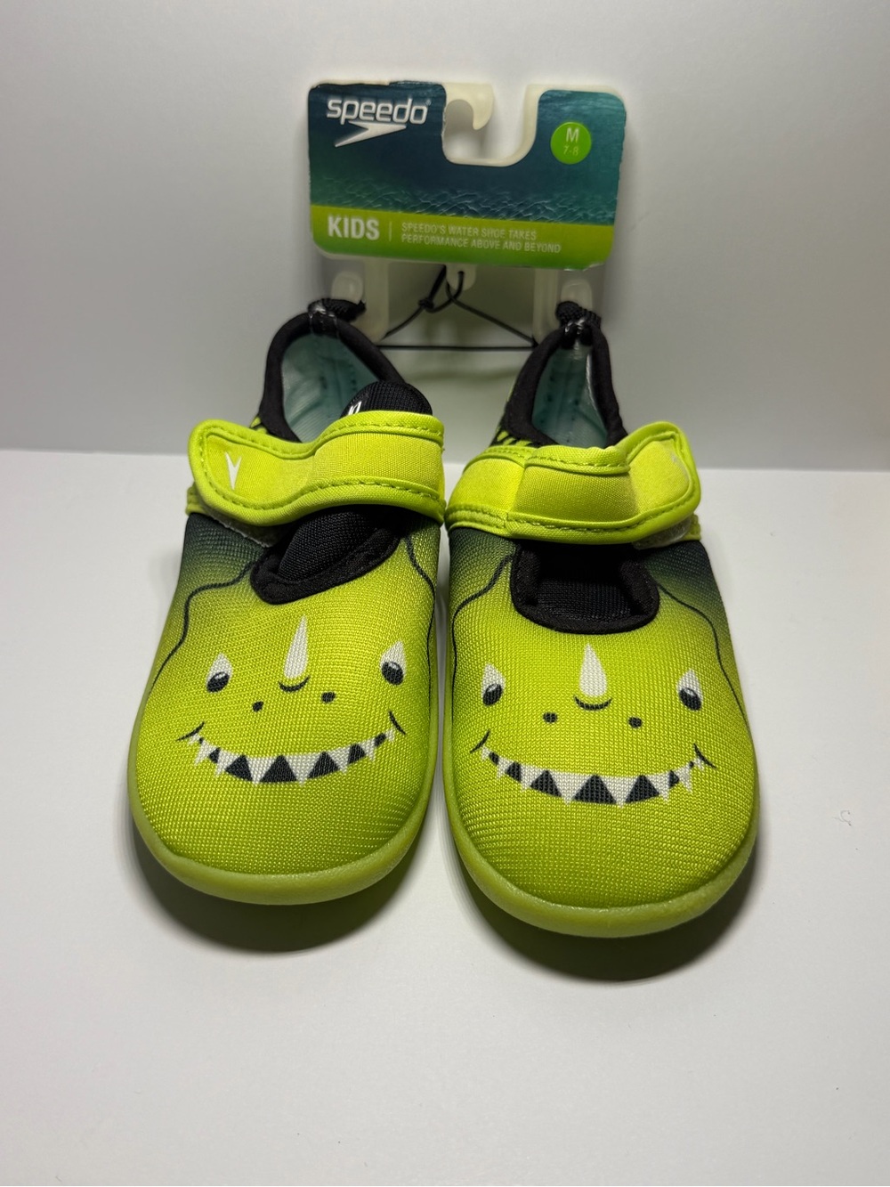 NWT Speedo kids water shoes size medium 7-8 green dinosaur hook and loop beach